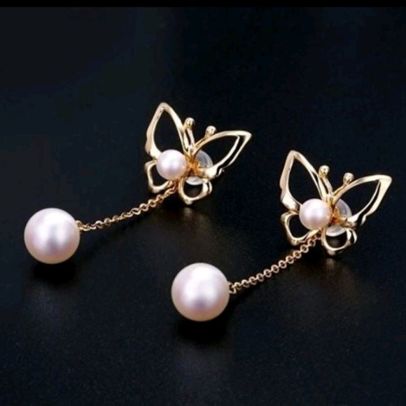 💗SALE New white pearl & butterfly earrings - Picture 4 of 4